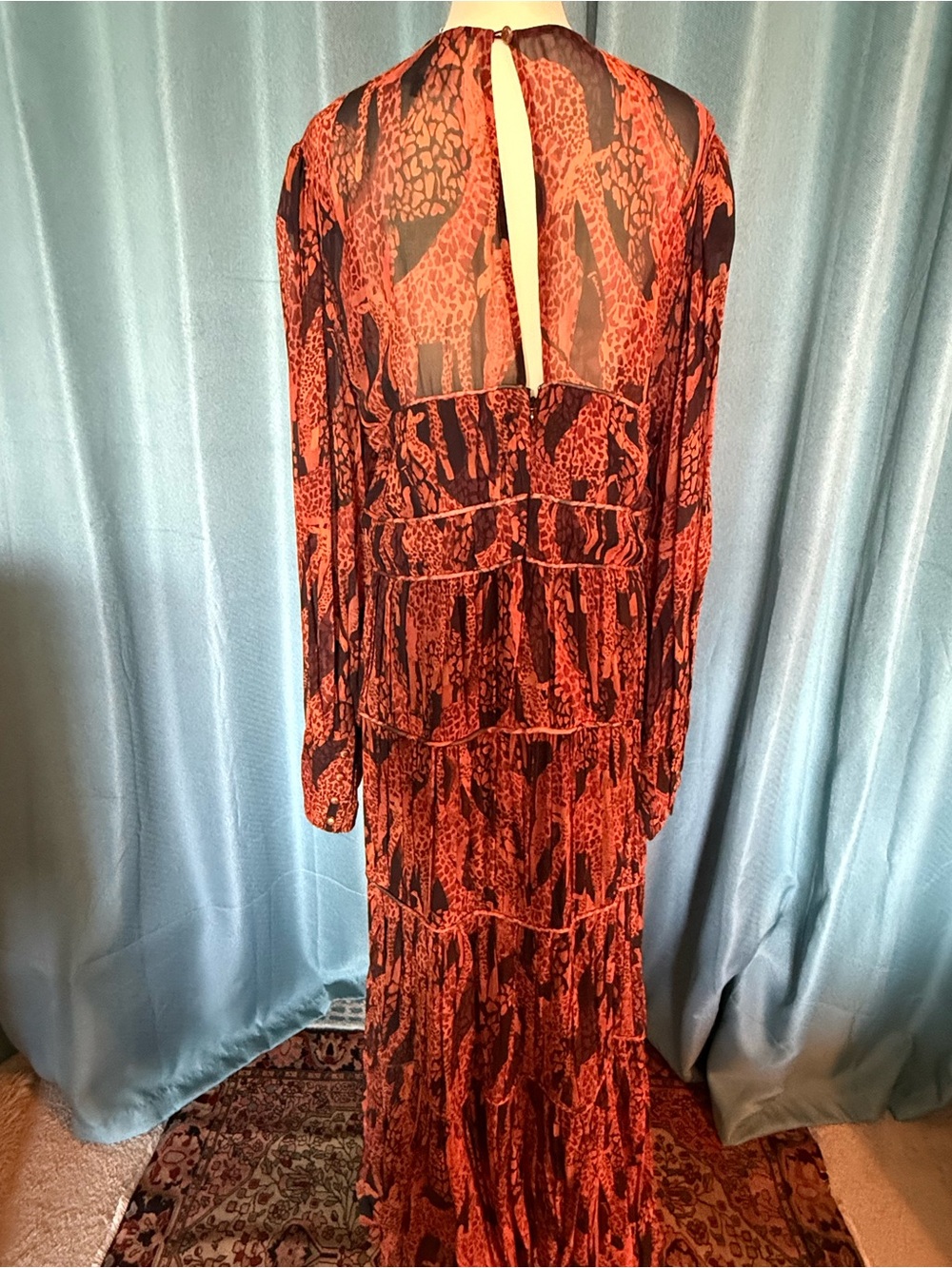 FARM Rio Elegant Giraffe-Print Tiered Long-Sleeve Maxi Dress - Picture 2 of 6